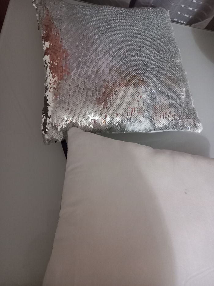 Coussins paillettes - photo numéro 2