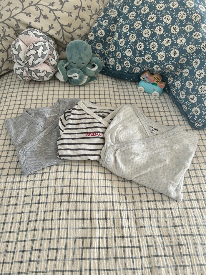 Lot de 3 bodies manches courtes - photo numéro 2