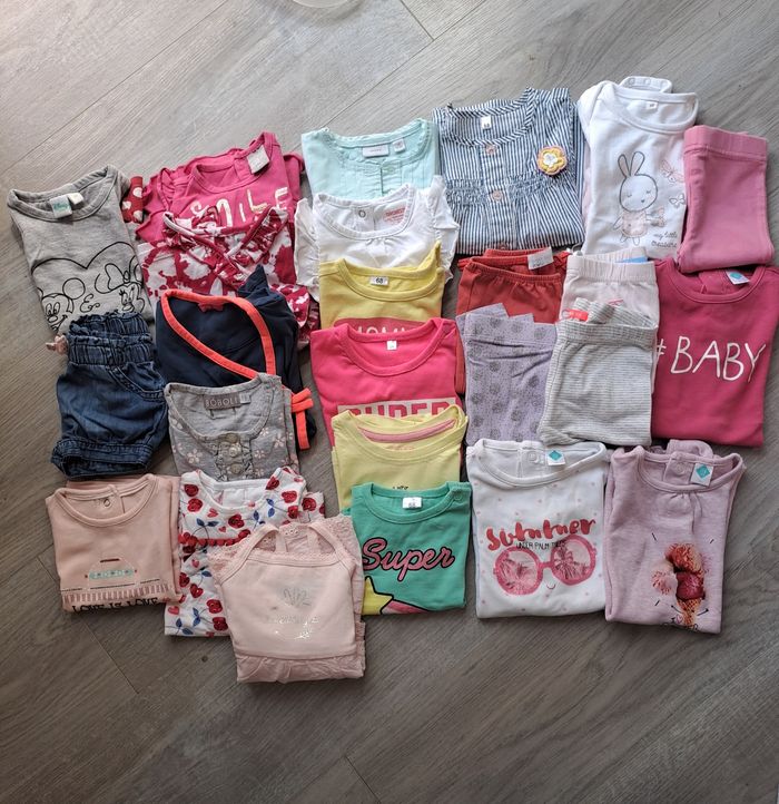 Lot vêtements fille taille 6 mois été