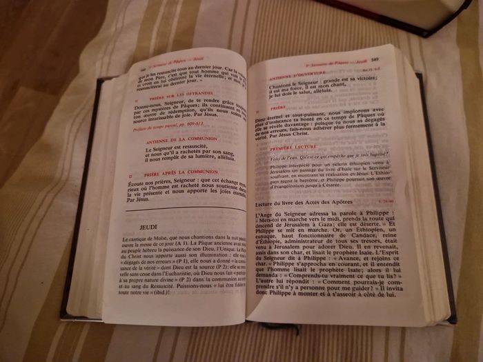 La bible et le missel de la semaine. - photo numéro 17