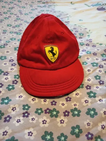 Casquette enfant Ferrari