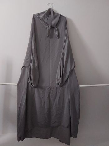 Vends jilbeb gris clair   tout neuf jamais porter