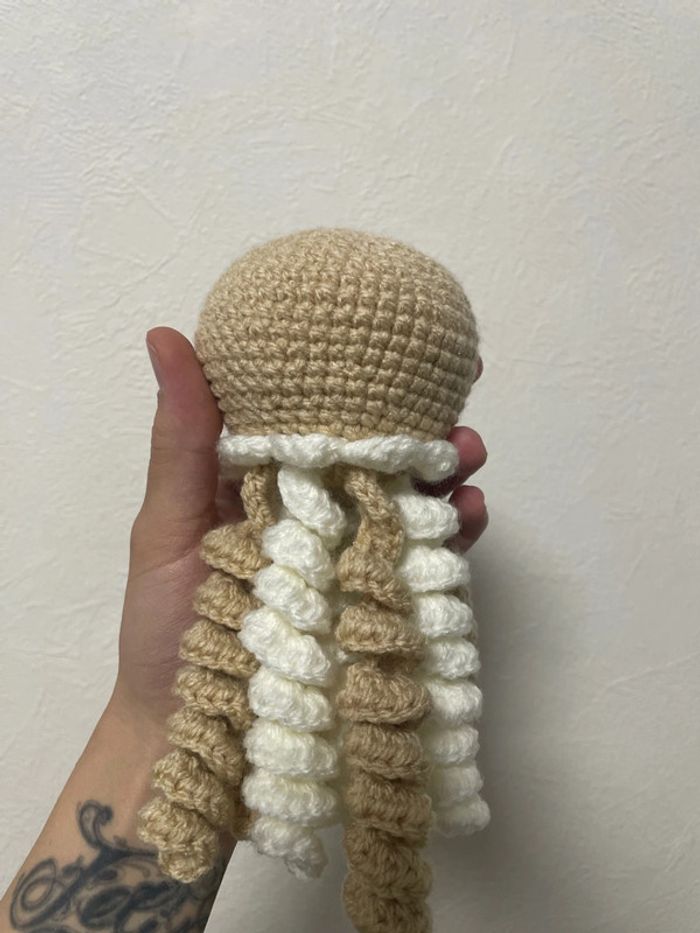 Pieuvre méduse amigurumi - photo numéro 3