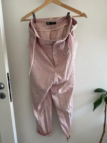 Pantalon droit carreaux rose Zara