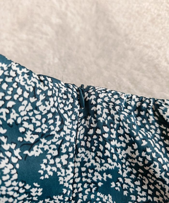 Robe d'été longue Mango S bleu vert motif petites fleurs blanches taille élastique - photo numéro 9