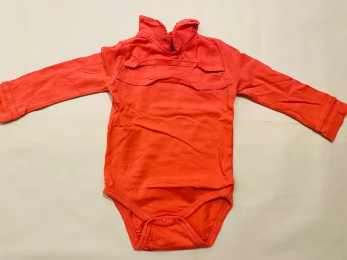 Lot 10 bodies manches longues fille 6 mois - photo numéro 2