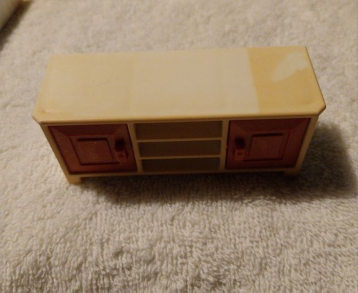 lot Playmobil mobilier baignoire étagère table évier meuble TV chambre valise - photo numéro 3