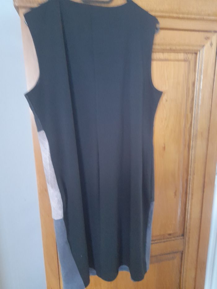 Robe Armand Thiery taille 46 - photo numéro 3