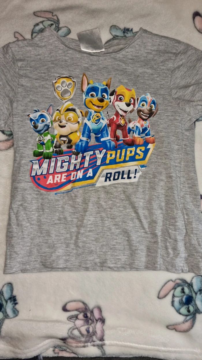 Tee-shirt pat patrouille 6 ans en bon état