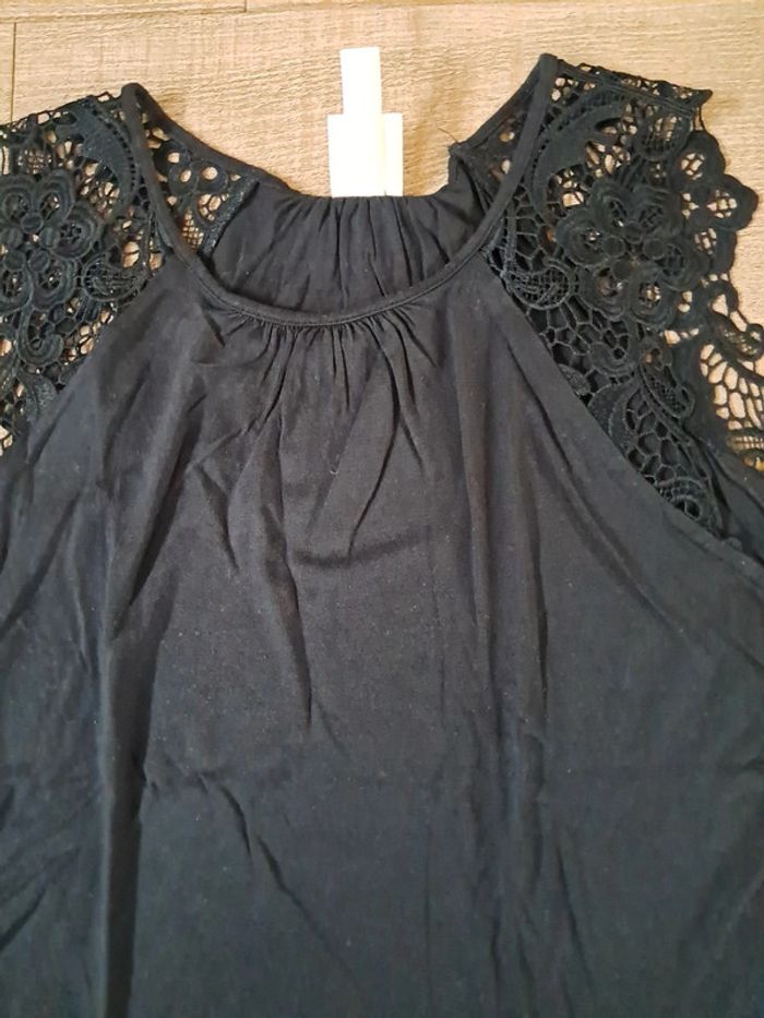 Haut broderie - photo numéro 4