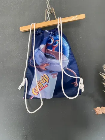 2 sacs à dos à cordon