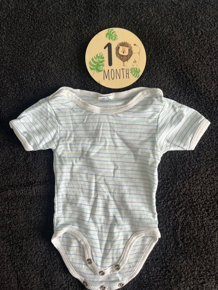 Lot 5 bodies taille 1 mois - photo numéro 3