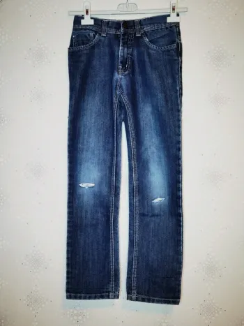 D3656 - jeans troué garçon 10 ans
