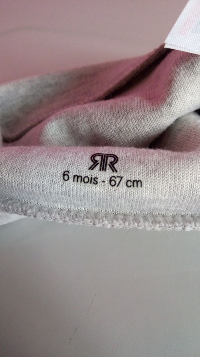 Bonnet 6 mois La Redoute en parfait état - photo numéro 2