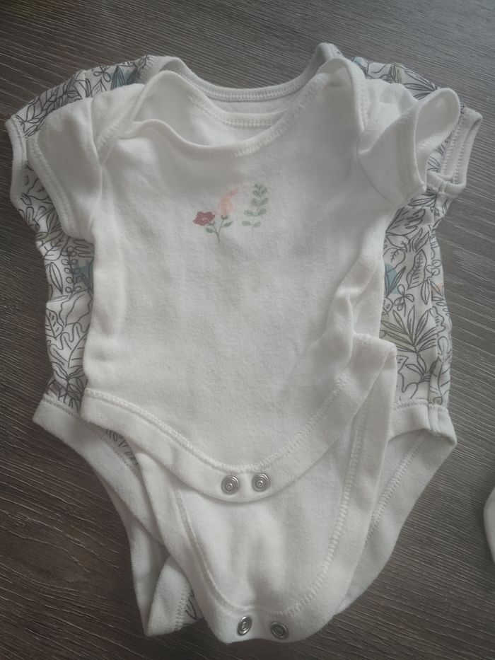 Lot de bodies - photo numéro 3