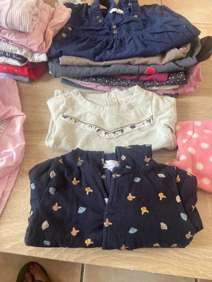 Gros lot fille 18mois (24 pièces) - photo numéro 9