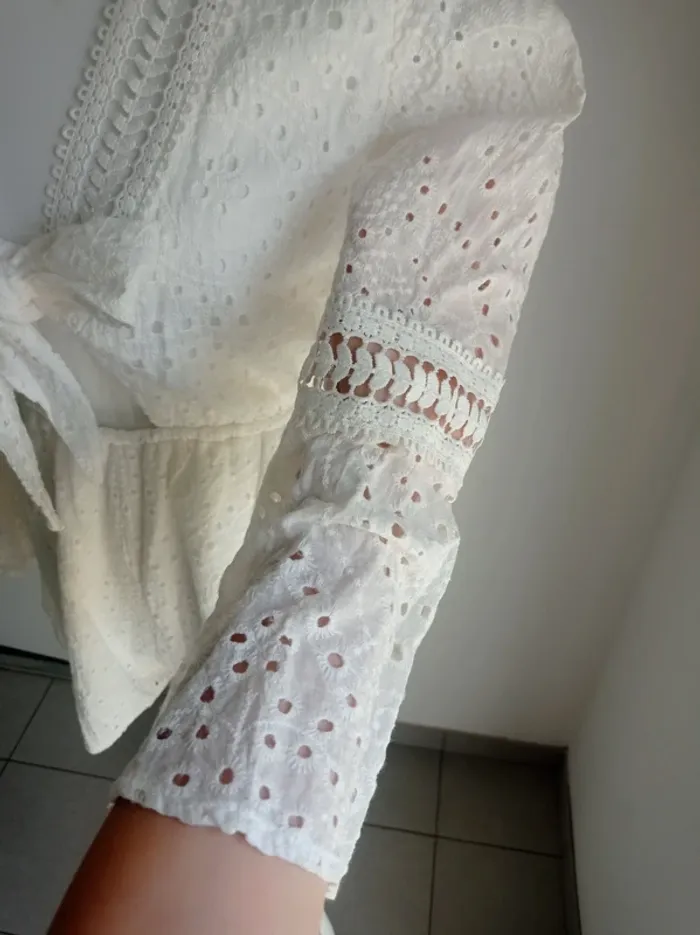 Magnifique combishort blanc cassé broderie et dentelle avec noeud TS/M Clothes - photo numéro 5