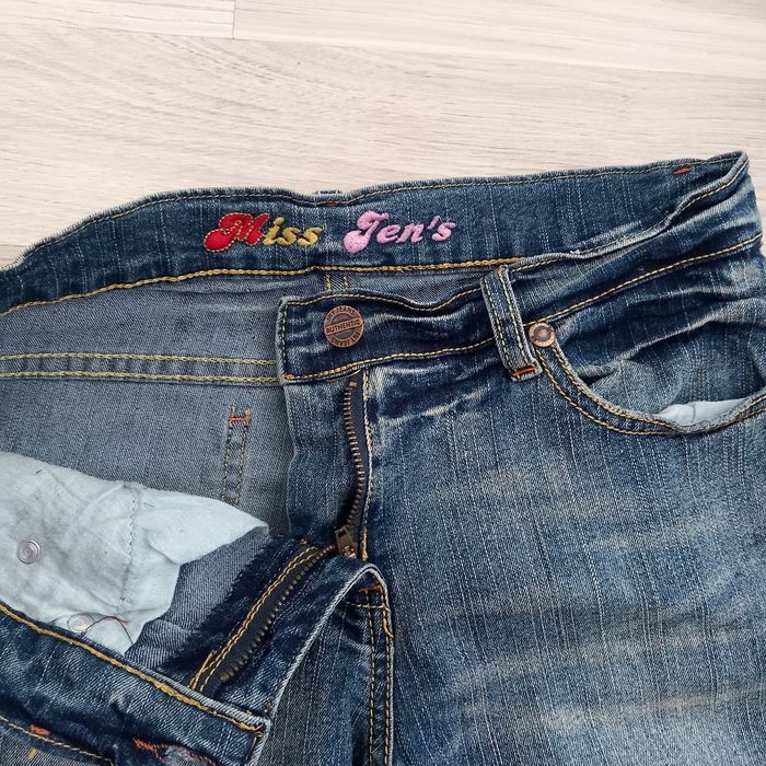 Short en jean femme avec broderie Miss Jen's taille 38 - photo numéro 4