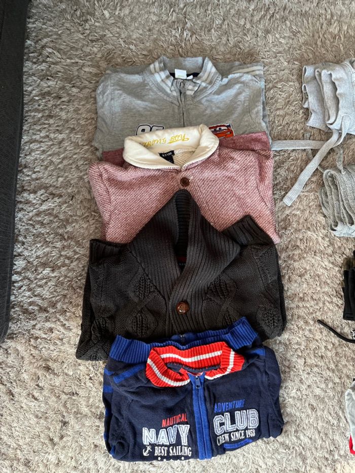 Lot vêtements 4ans - photo numéro 2