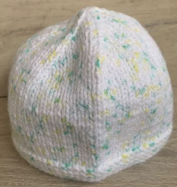 Bonnet au tricot 0-3 mois