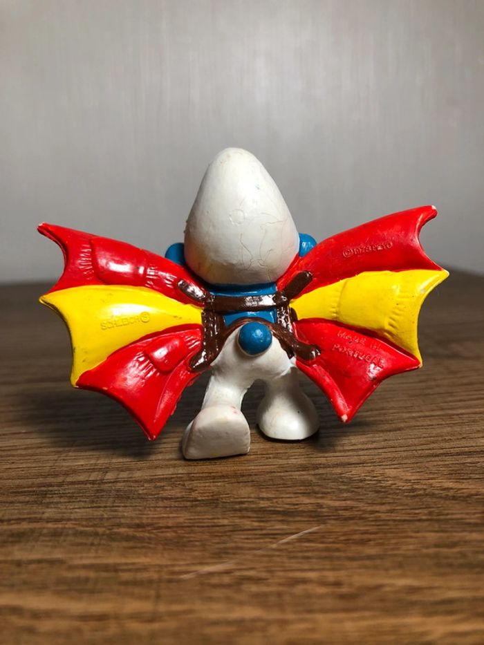 Figurine schtroumpfs vintage volant 1979 schleich made in portugal - photo numéro 3