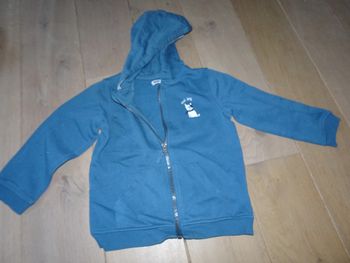 gilet bleu avec chien Gémo 4 ans