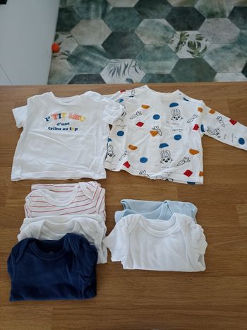 Lot tee shirt et body taille 3 mois (60/62 cm)