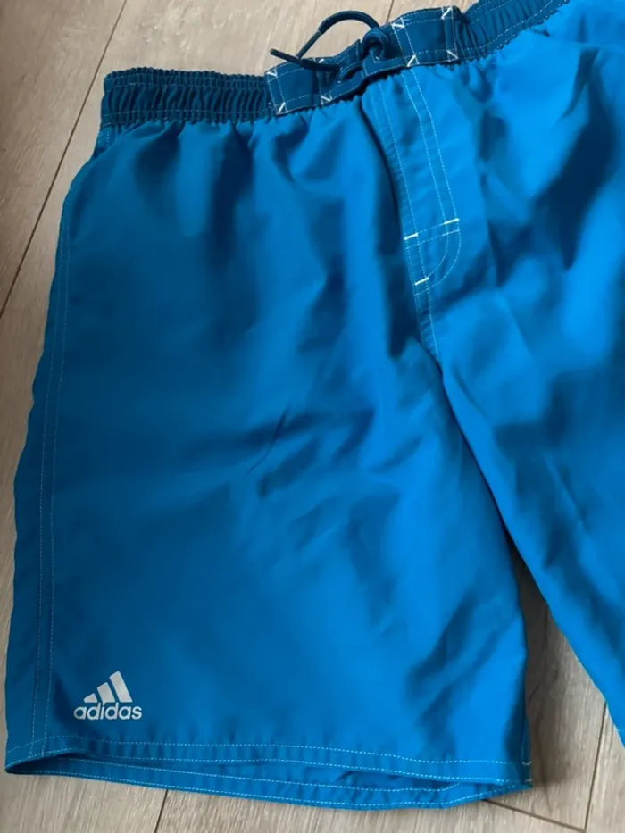 Short de bain Adidas taille M - photo numéro 4