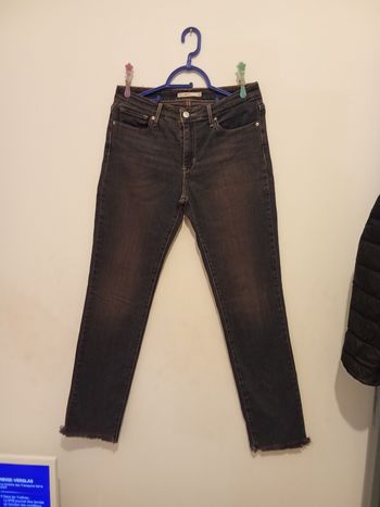 Jean Levi's 712 slim taille 38