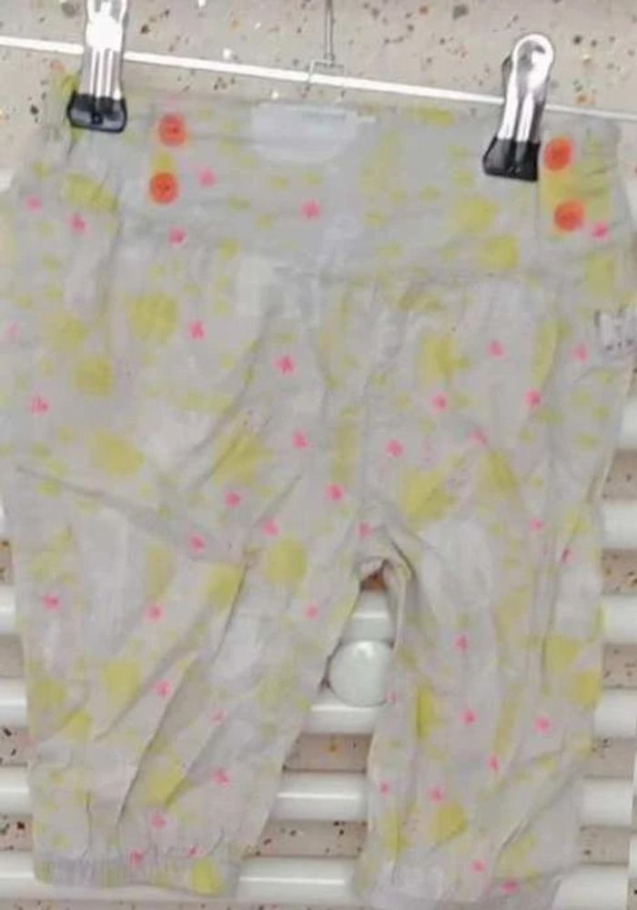 Pantalon gris motif  jaune  fluo rose fluo  blanc  La  Compagnie  des Petits  Taille  6 mois - photo numéro 2