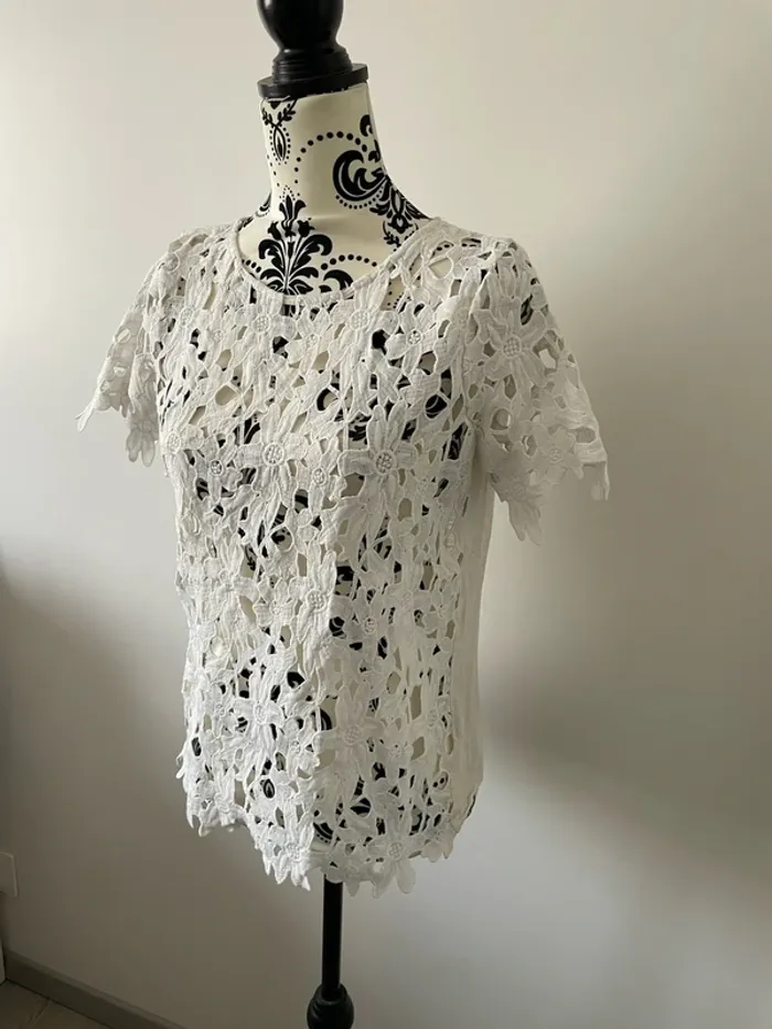 Top dentelle blanc Naf Naf taille S – effet crochet, chic et féminin - photo numéro 3