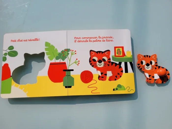 Livre à encastrement avec chat en bois 🐱 Mon petit chat !🐱 Petit Nathan - photo numéro 5