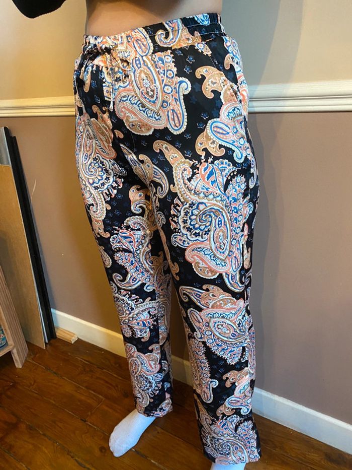 Très joli pantalon imprimé pour extérieur ou intérieur - photo numéro 2