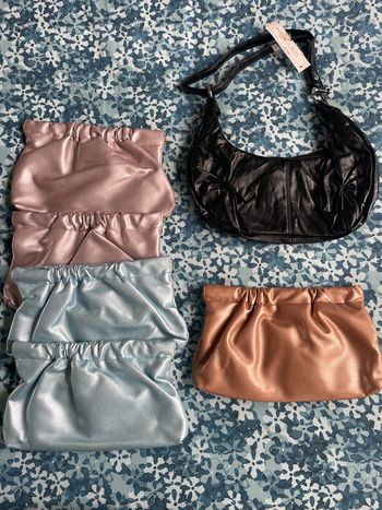 Lot de 6 5 pochettes et un petit sac Mia