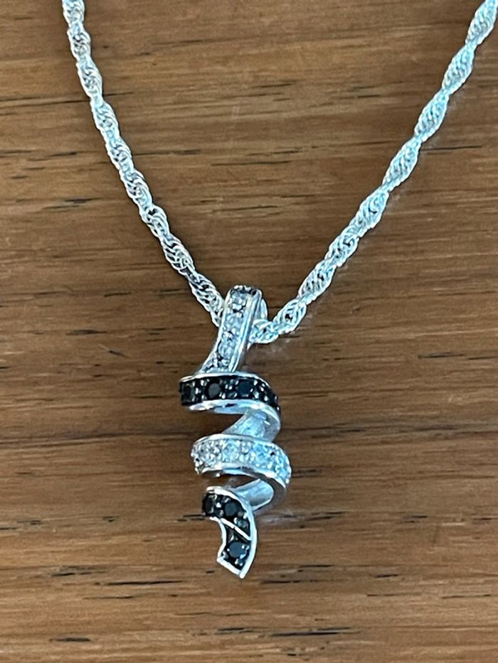 Collier et pendentif en argent 925 poinçonné - photo numéro 4