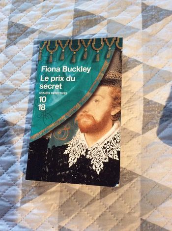 #le prix du secret Fiona Buckley. P
