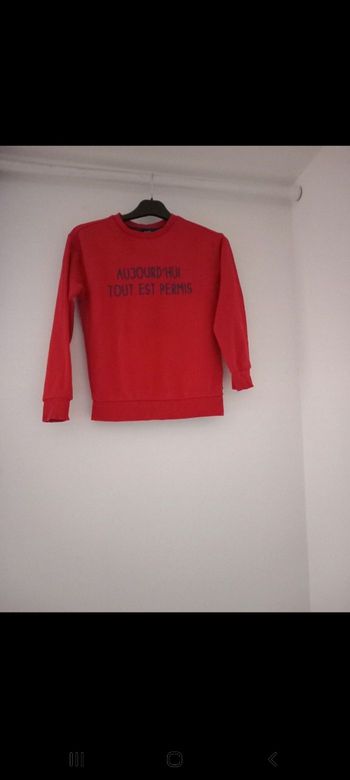 Pull okaidi rouge 10ans