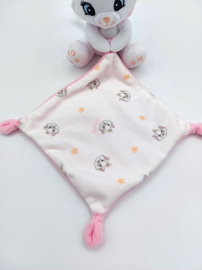 Doudou peluche chat Marie blanc rose DISNEY BABY nœud rose mouchoir fleurs jaunes - photo numéro 2