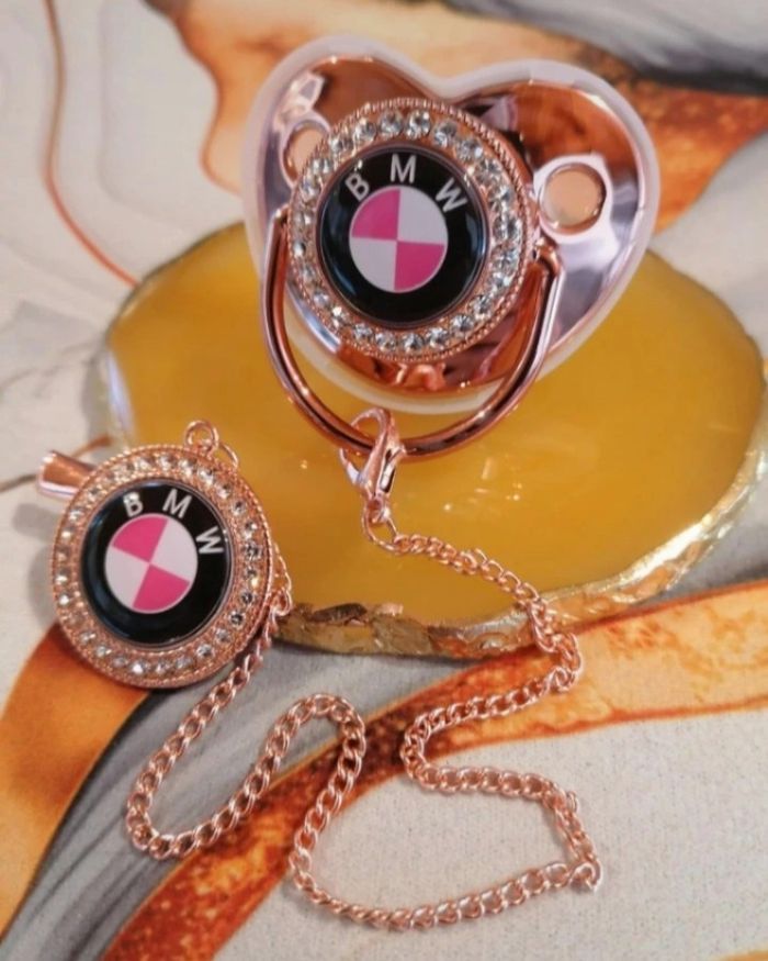 Tétine BMW rose - photo numéro 2