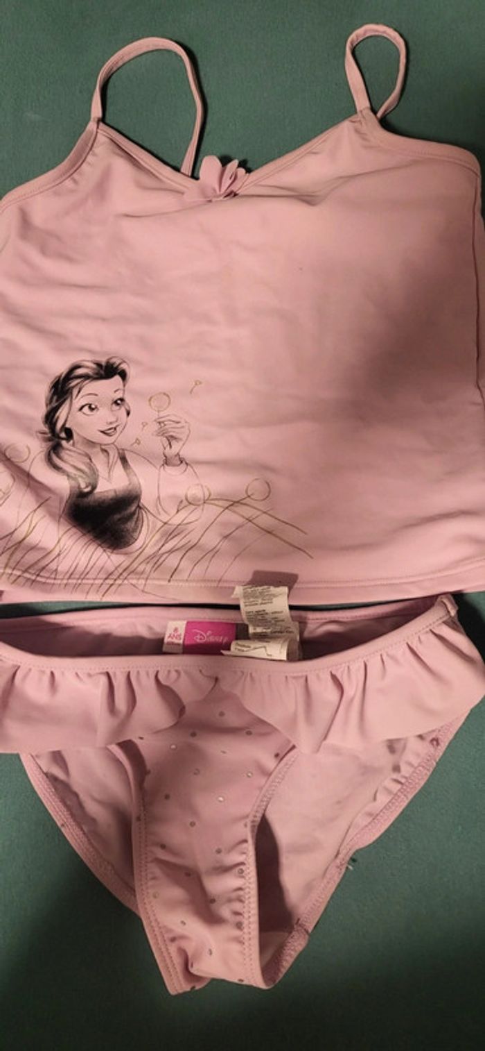 Maillot de bain fille taille 8 ans , disney