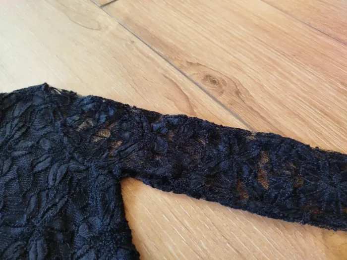 Robe noire à dentelle Taille XS - photo numéro 2