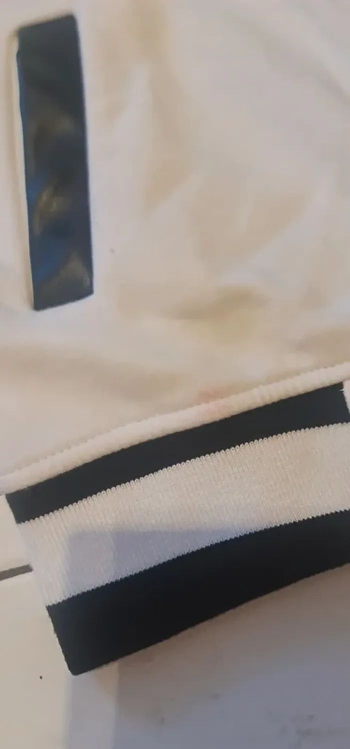 Blouson mi saison. 9/10ans - photo numéro 4