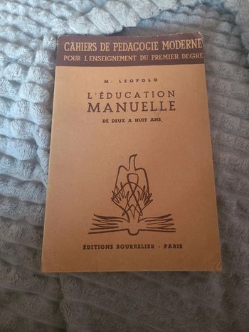 L'éducation manuelle de deux à huit ans