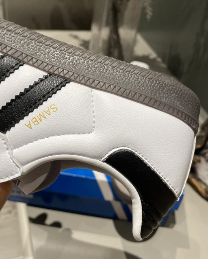 Baskets Adidas taille 39 - photo numéro 4