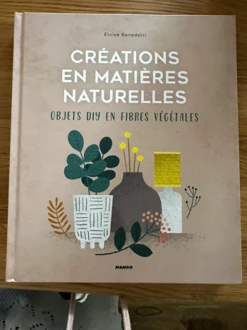 Livre pour décoration