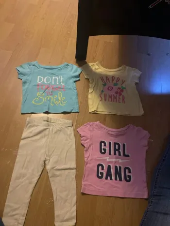 Lot de vêtements fille 12 mois