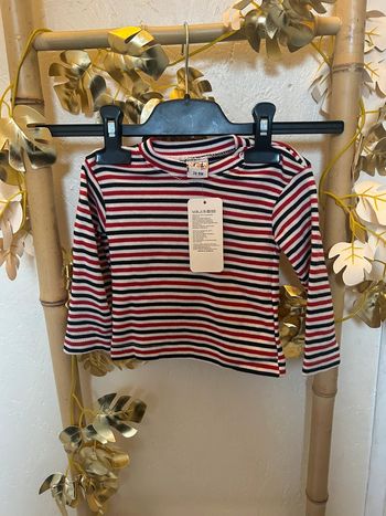 T shirt manches longues rayés noir blanc rouge 9mois fille neuf avec étiquette