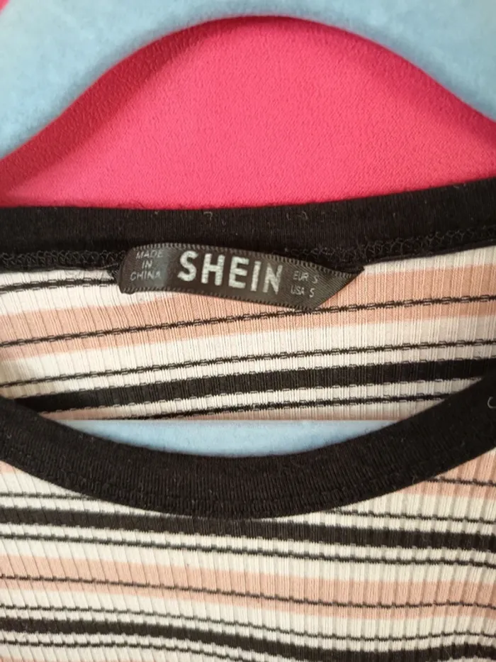 Haut manches courtes enfant fille. Marque Shein (A308) - photo numéro 2