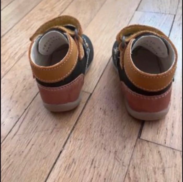 Paire Kickers taille 18 - photo numéro 3