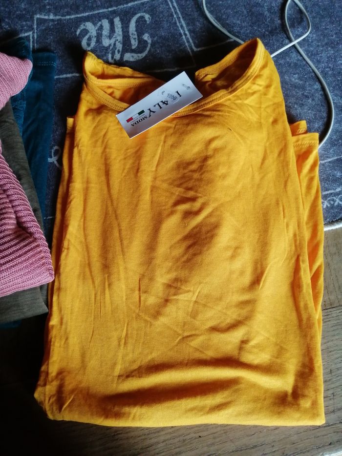 Tea shirt jaune - photo numéro 2